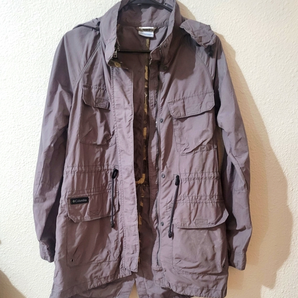 Columbia Medium, Lightweight Gray Rain Jacket